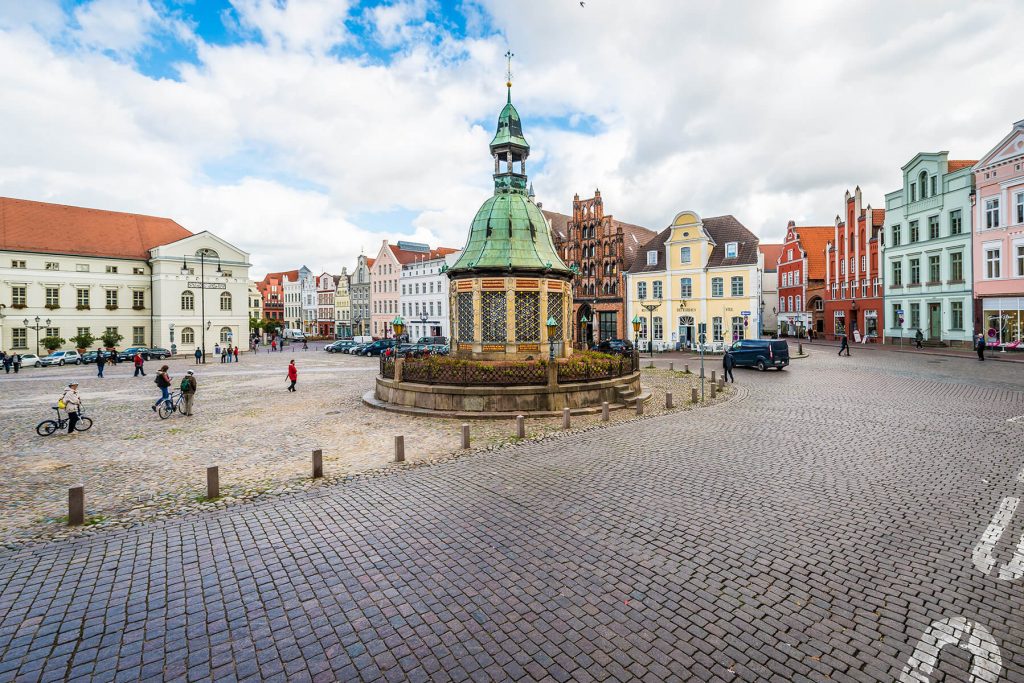 Marktplatz Wismar - © Anibal Trejo/Shutterstock.com